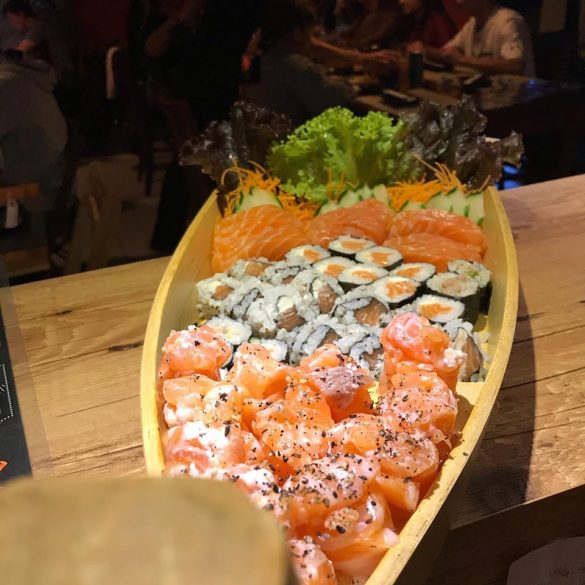 Tsuru Sushi 4.jpg