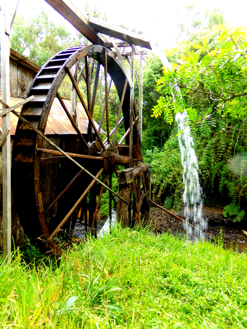 Roda d agua Rio Casa de Pedra.jpg